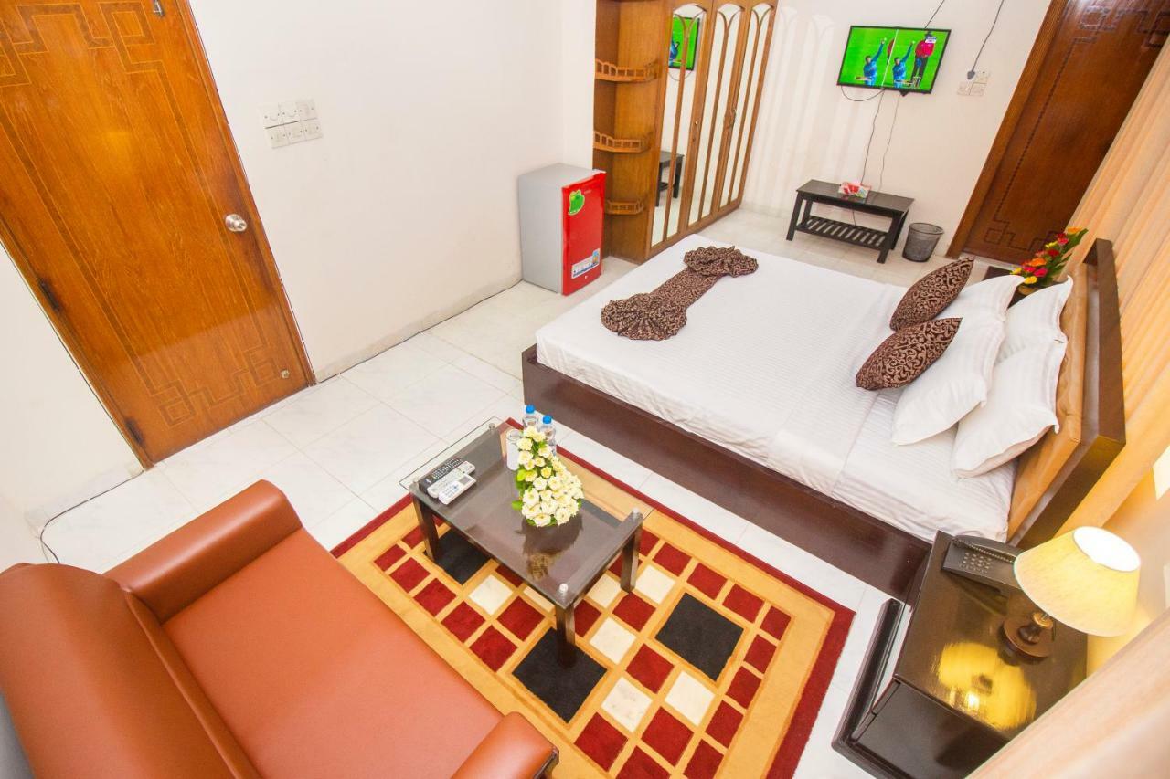 Hotel Suite Palace Дакка Экстерьер фото